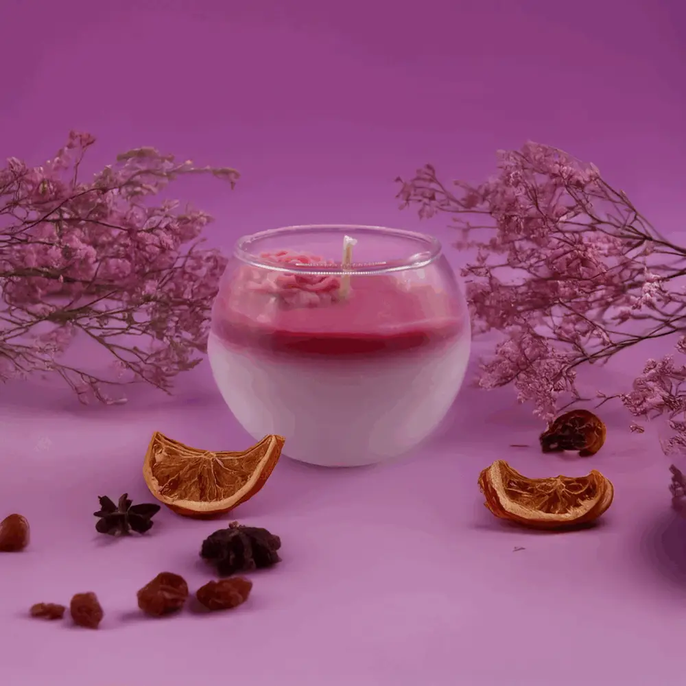 Bougie en contenant Velours de Rose, parfum floral raffiné, cire de colza et d’olive